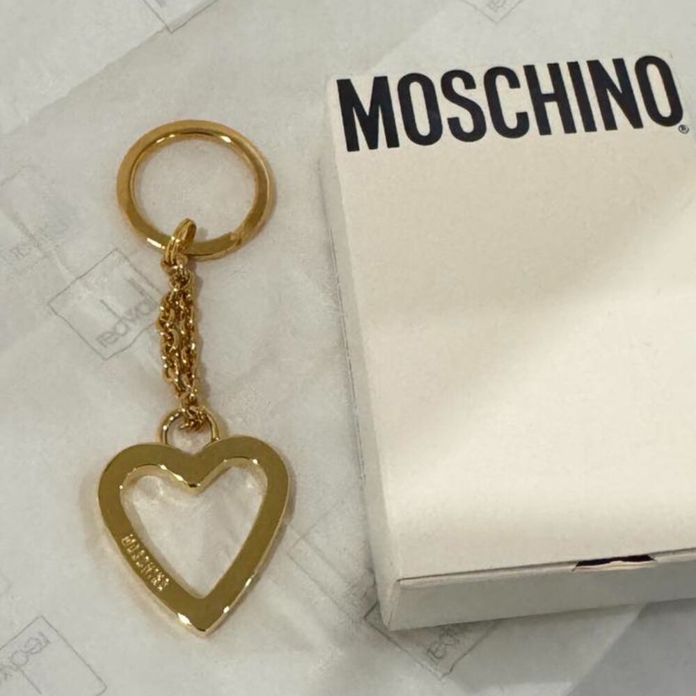 NWT Vintage 80s Moschino by Redwall Gold Toned Heart Cutout Bag Charm